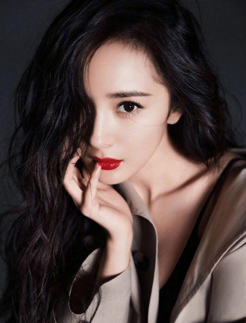 杨幂新闻大爆料,揭秘娱乐圈背后的真相与争议 第1张 杨幂新闻大爆料,揭秘娱乐圈背后的真相与争议 第1张